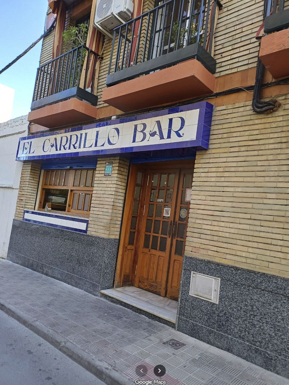 Fachada de El Carrillo Bar en Dos Hermanas